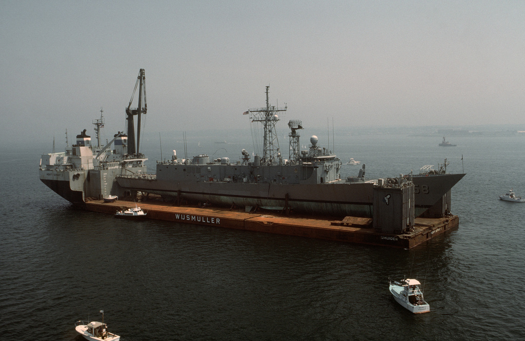 A Starboard Bow View Of The Dutch Heavy Lift Ship MIGHTY SERVANT II ...