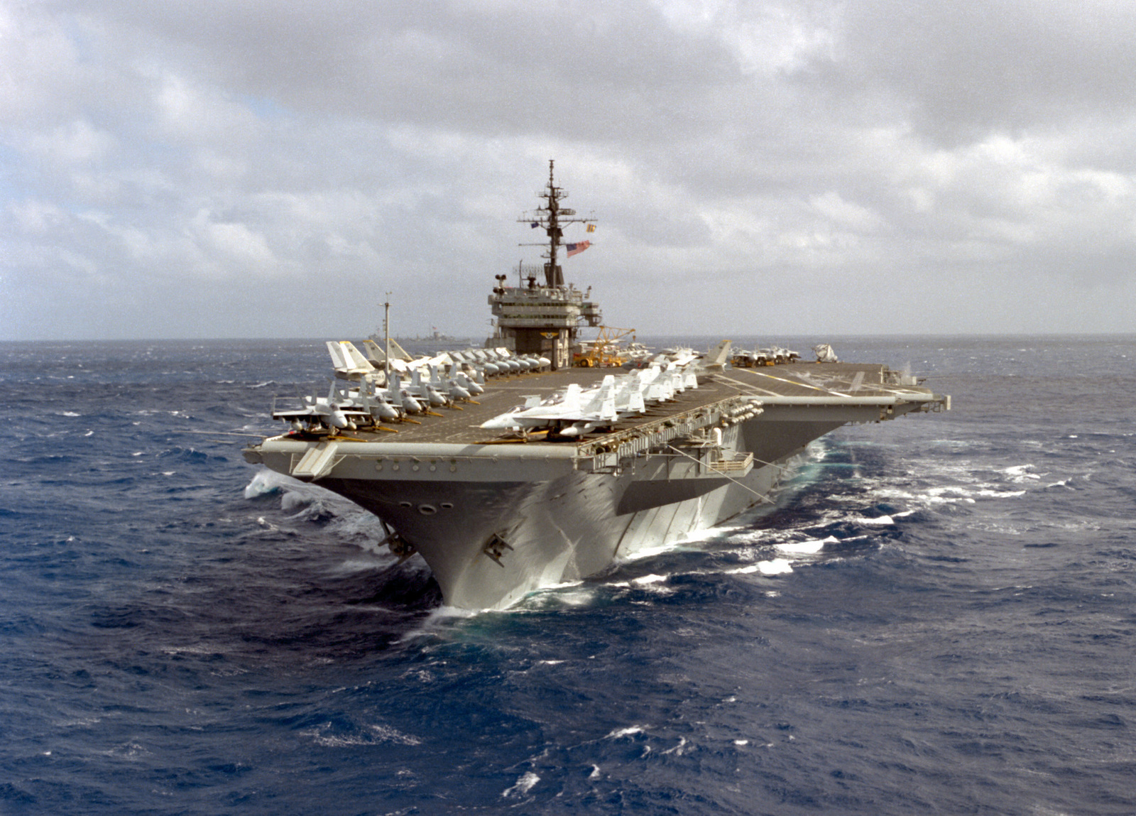 A port bow view of the aircraft carrier USS CONSTELLATION (CV-64 ...