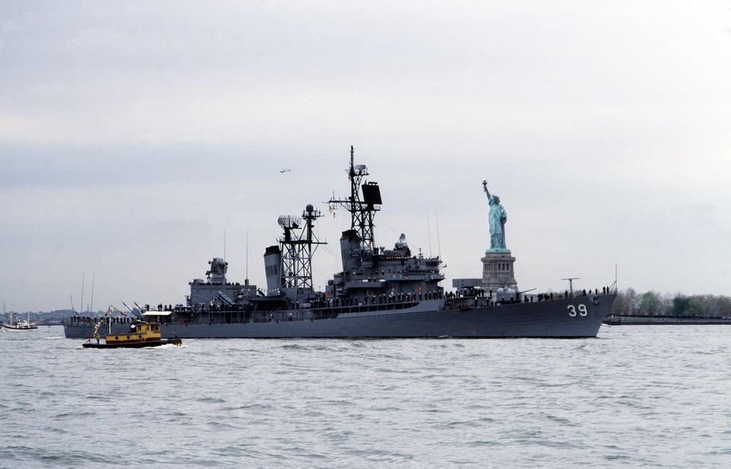 The Guided Missile Cruiser USS MACDONOUGH (DDG 39) Steams Past The ...