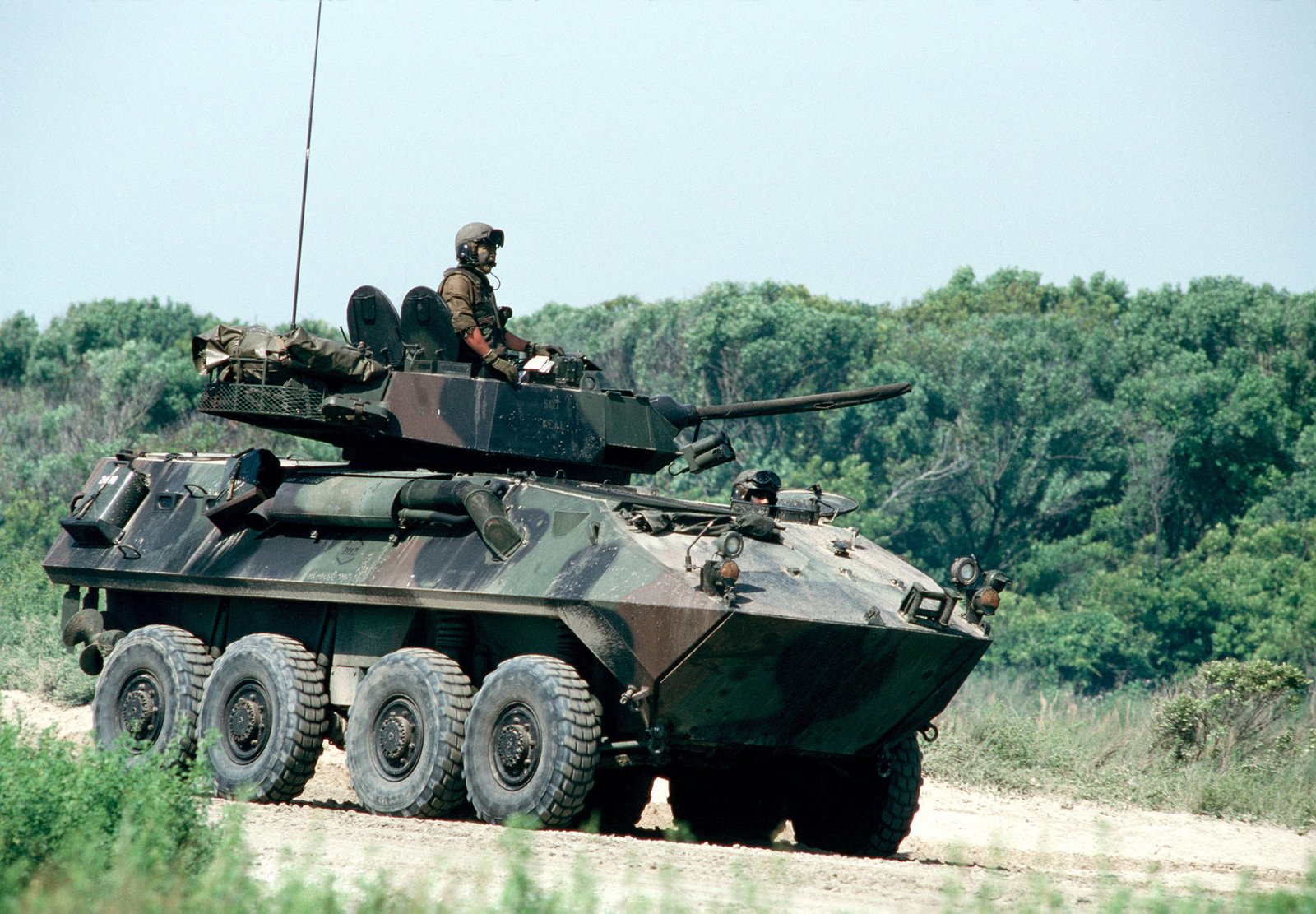 Usmc Light Armored Vehicle