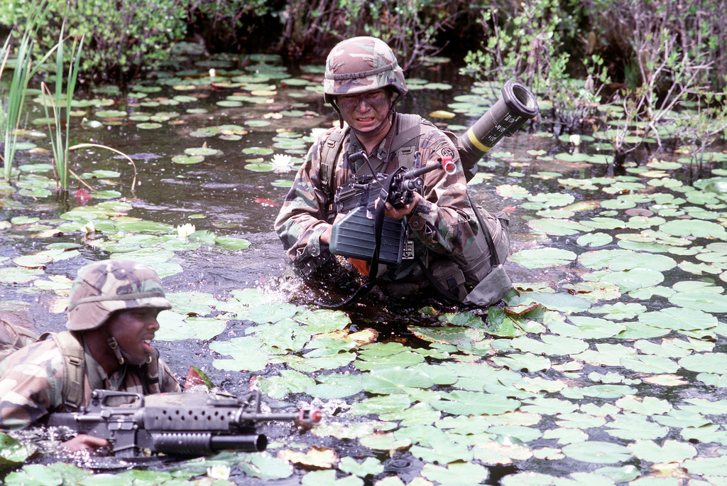 Two soldiers from the 1ST Bn., 504th Infantry, 82nd Airborne Div ...