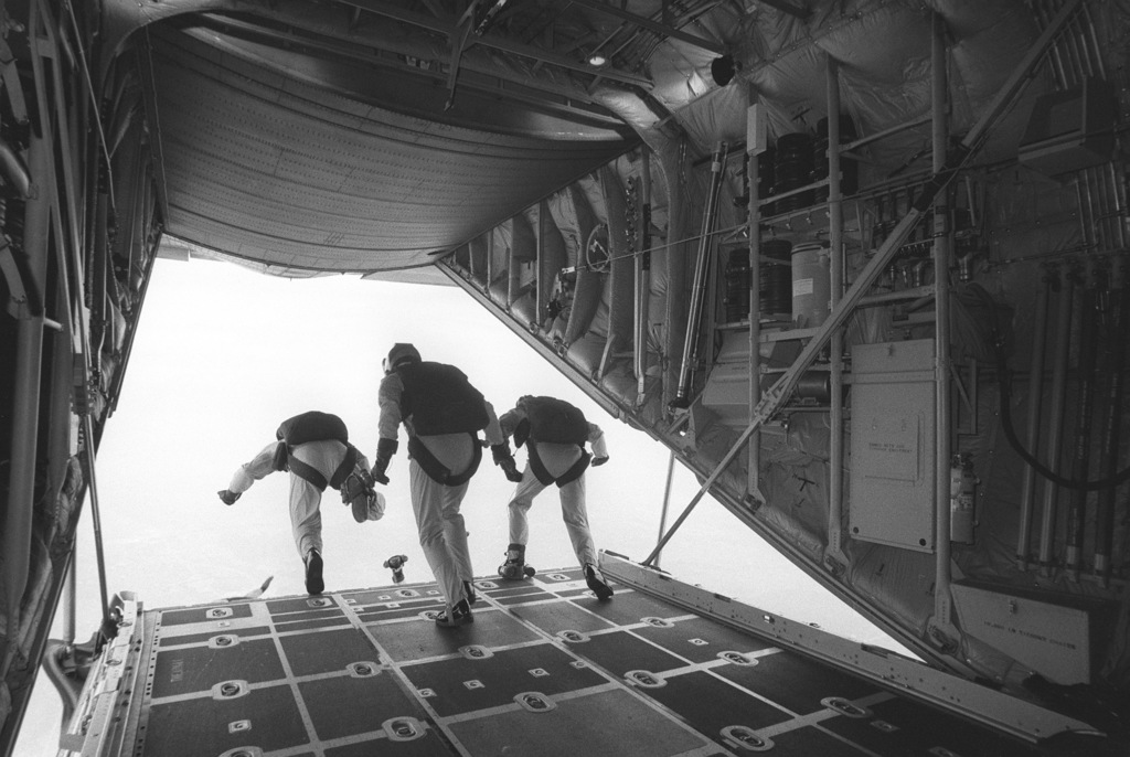 Us Army Parachute Team