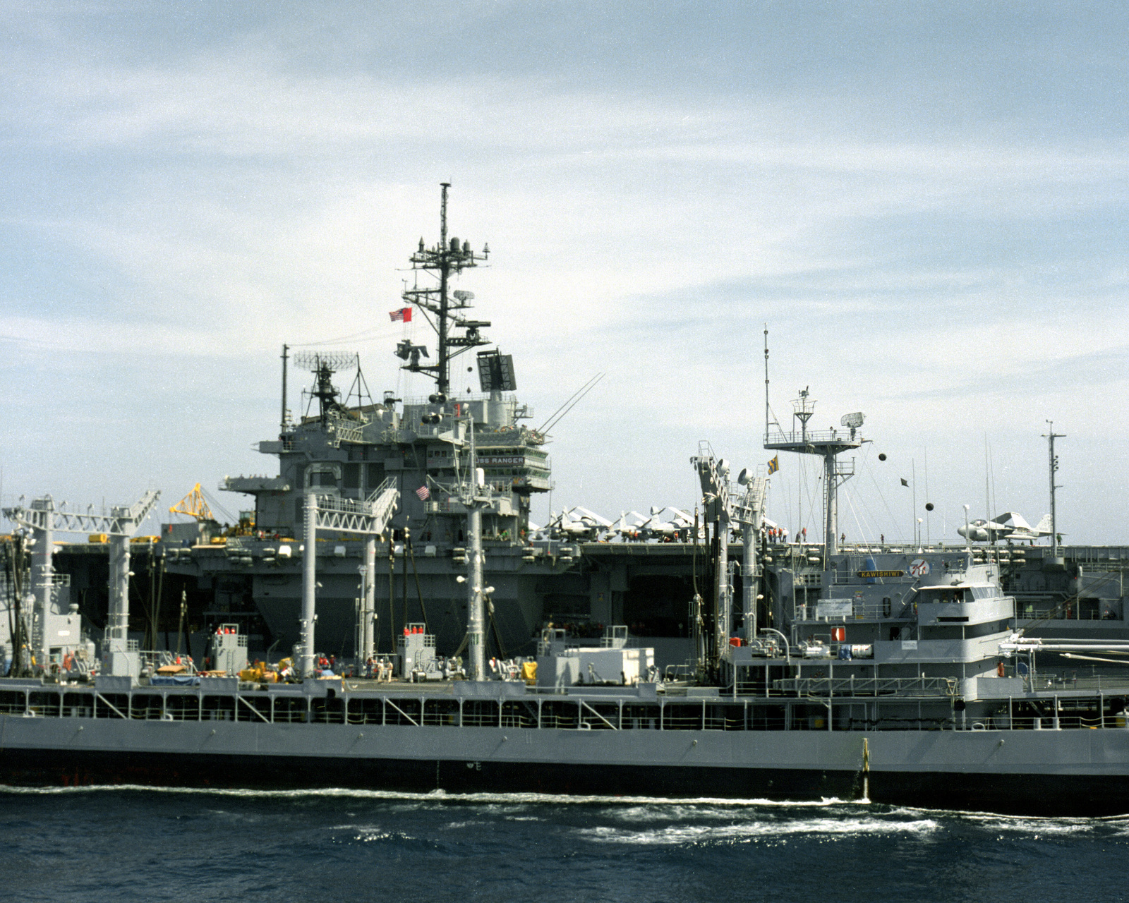 An amidships view of the fleet oiler USNS KAWISHIWI (T-AO-146) as it ...