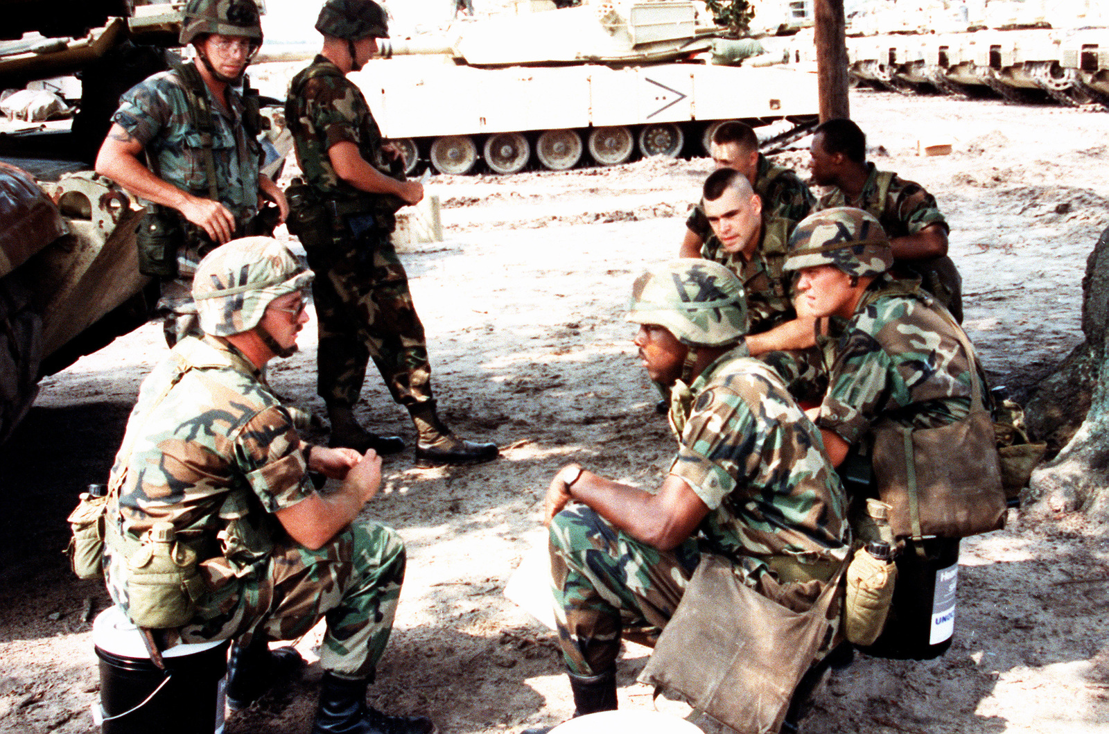 Soldiers from 3rd Plt., Co. B, 3rd Bn., 69th Armor, 24th Inf. Div ...