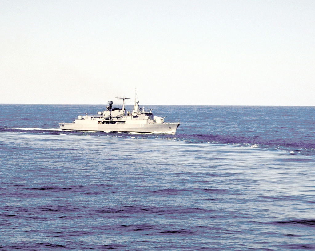 A Starboard Bow View Of The Argentine Destroyer ARA SARANDI (D-13 ...