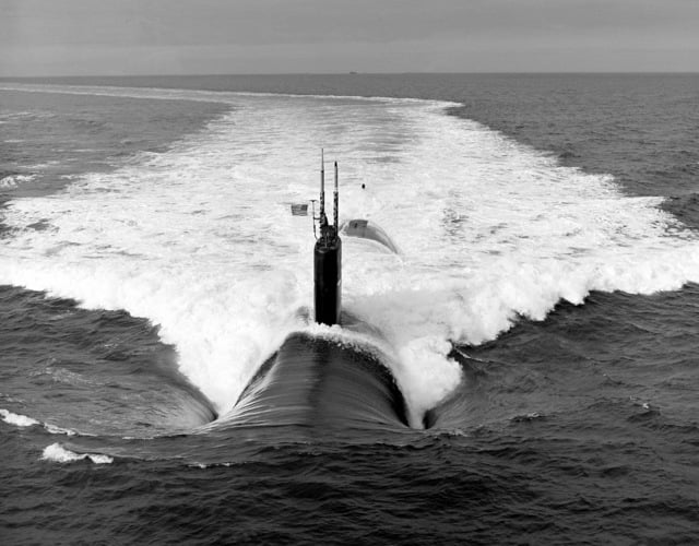 A bow view of the nuclear-powered attack submarine USS SCRANTON (SSN ...