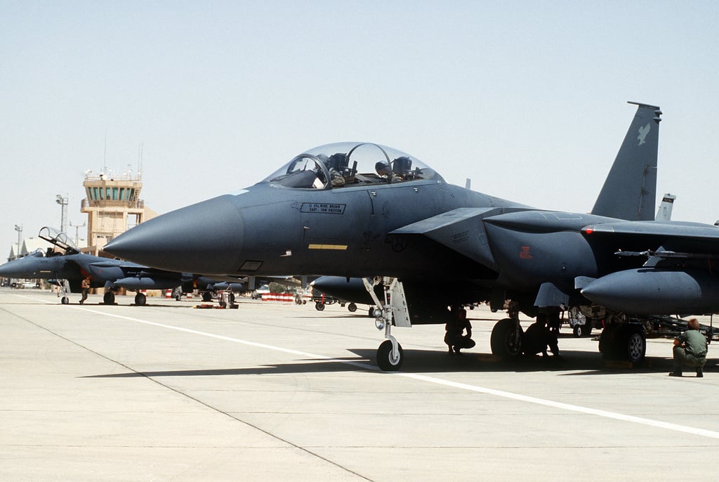 Ein 336th Tactical Fighter Squadron F-15E Eagle Flugzeug Wird Für Den ...