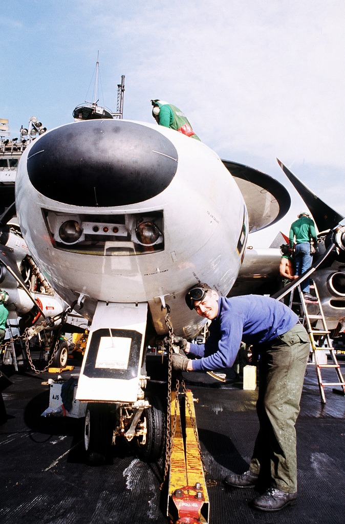 35 Flight deck crew member Images: NARA & DVIDS Public Domain Archive ...