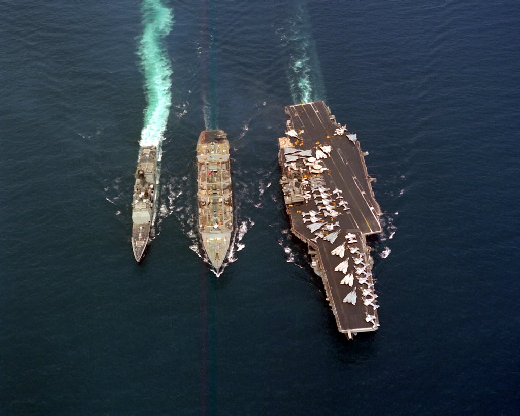 An overhead bow view of the replenishment oiler USS KANSAS CITY (AOR-3 ...