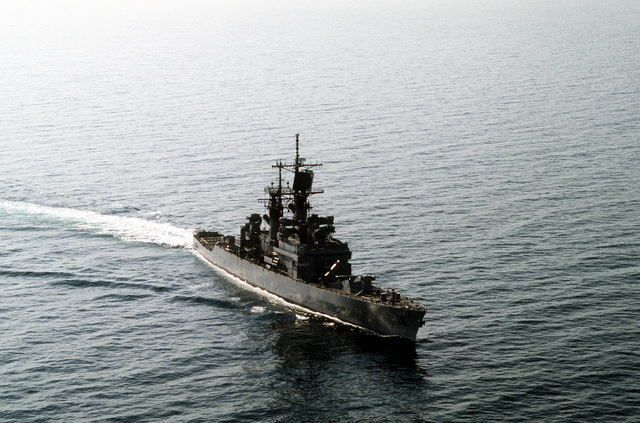 A starboard bow view of the guided missile cruiser USS WORDEN (CG-18 ...