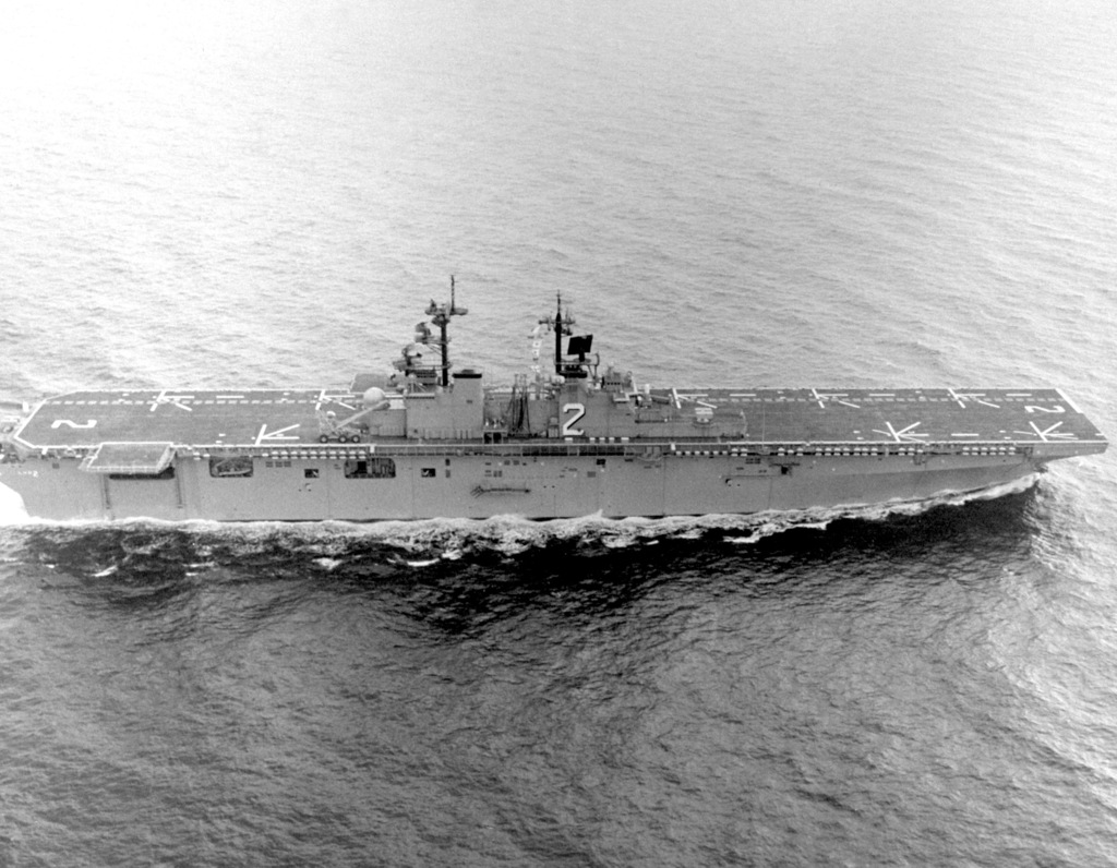 A starboard beam view of the amphibious assault ship ESSEX (LHD-2 ...