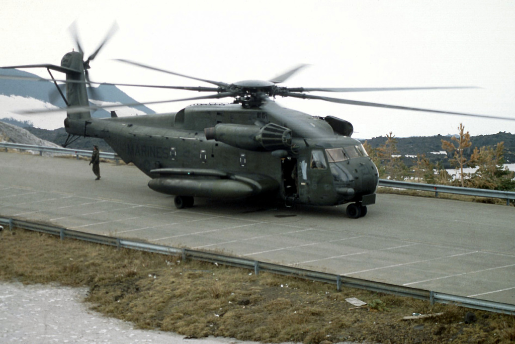 Marine Medium Helicopter Squadron 266 CH-46E Sea Knight Model