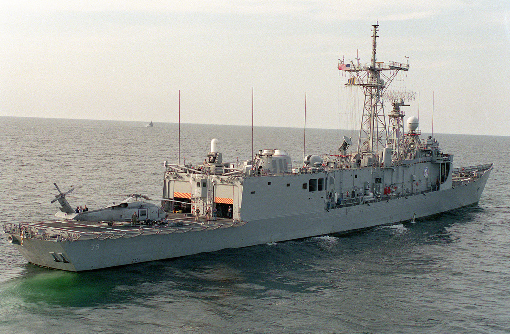 A starboard quarter view of the guided missile frigate USS DOYLE (FFG ...