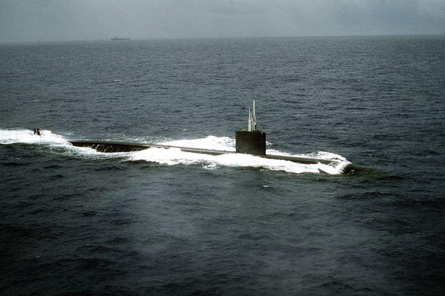 An aerial starboard side view of the nuclear-powered attack submarine ...