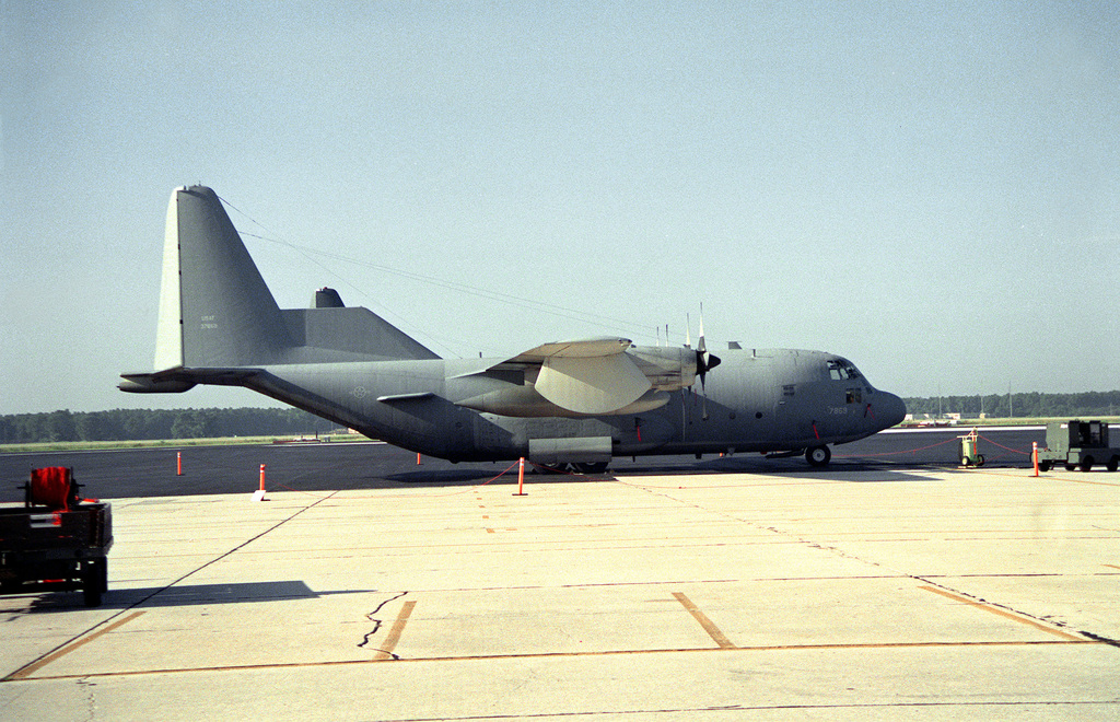 130 h s. EC-130h самолет. ТТХ С-130. Military plane 1990.