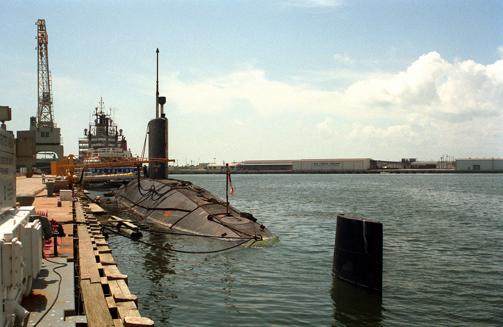 A port quarter view of the British nuclear-powered attack submarine HMS ...