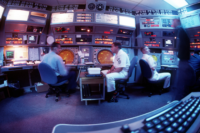 A view of air traffic controllers handling the air traffic pattern at ...