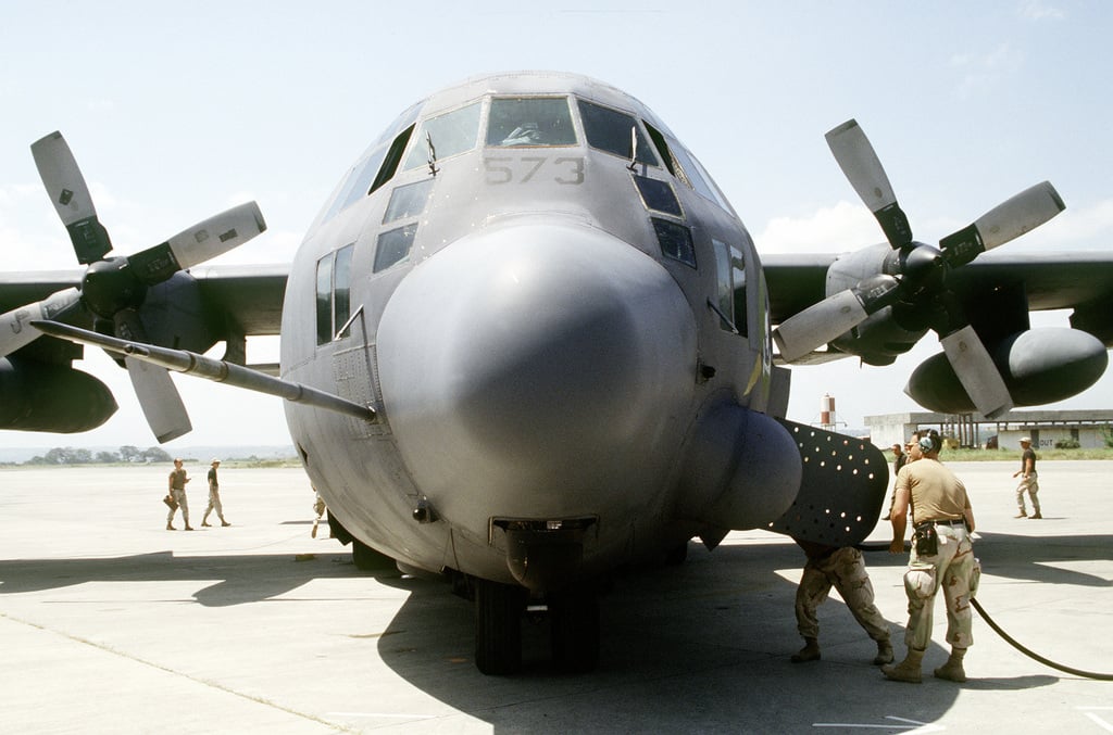 Ac 130. AC-130h Gunship. C-130 Hercules Gunship. АС 130 Геркулес. C130 ufyibg.