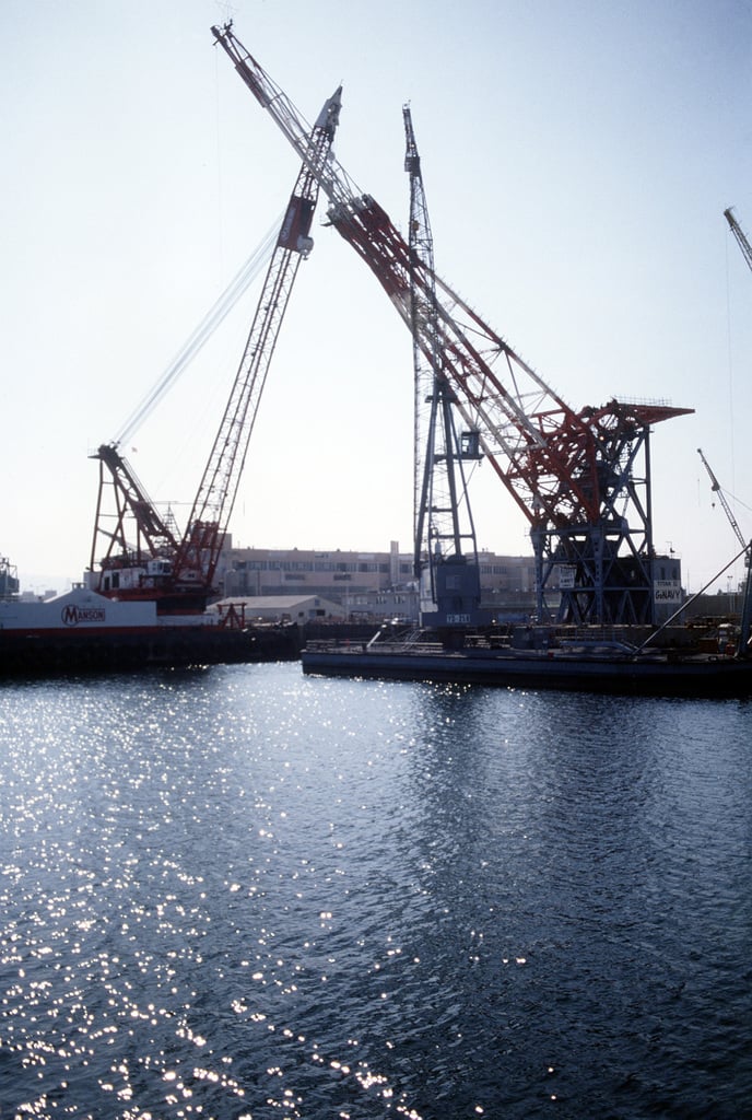 The Largest Crane At The Long Beach Naval Shipyard, The Titan II, Is ...