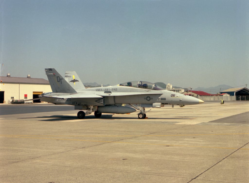 f 18 side view
