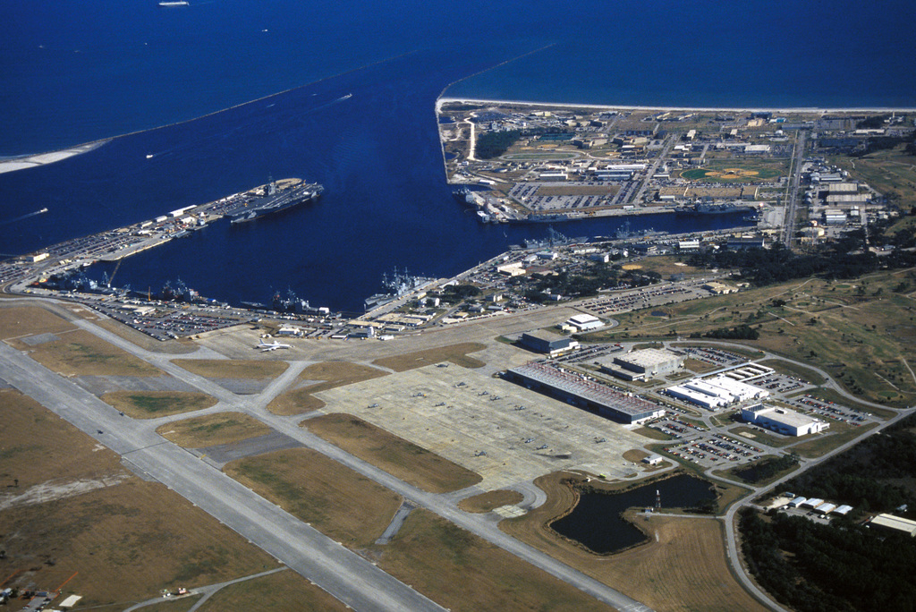 Naval base. Мейпорт военно-морская база. Авиабаза Джексонвиль. Эсмеральдас город.