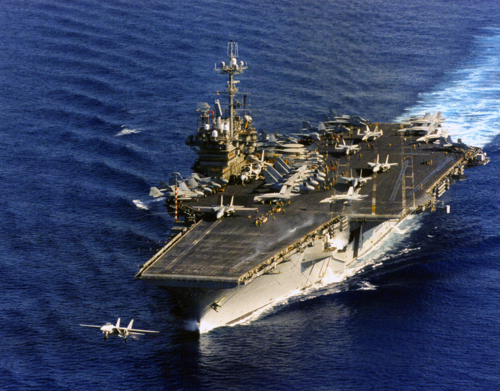 A port bow view showing the Aircraft Carrier USS INDEPENDENCE (CV 62 ...