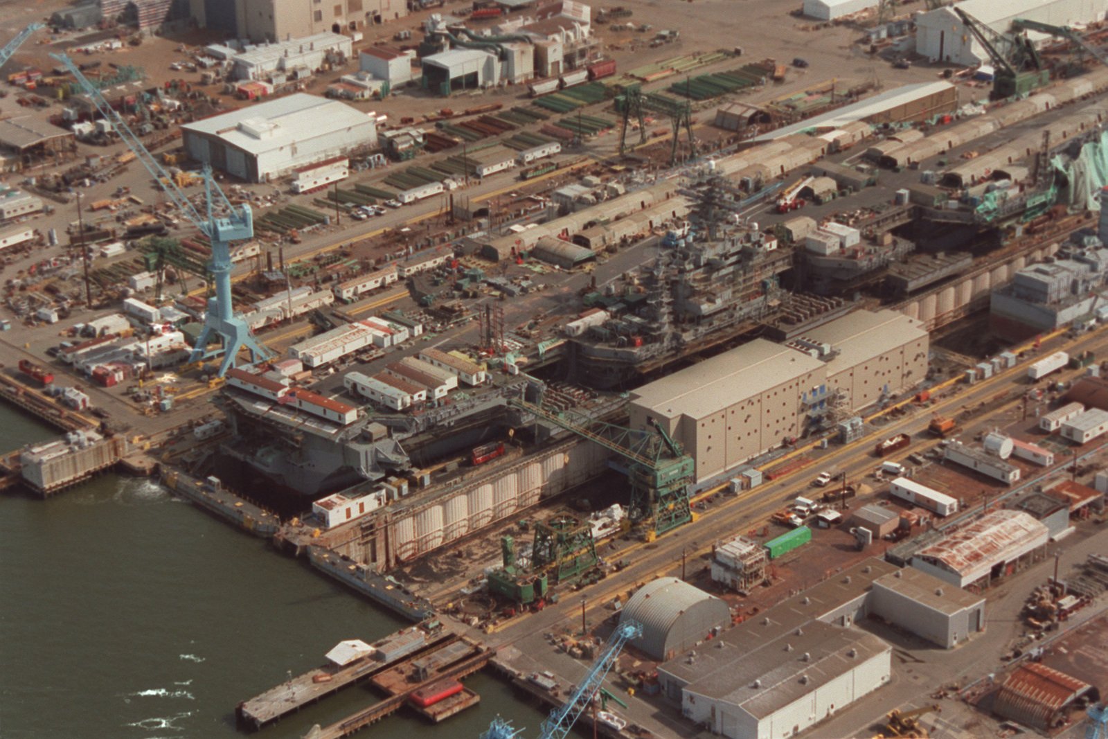 Aerial starboard quarter view of the nuclear-powered aircraft carrier ...