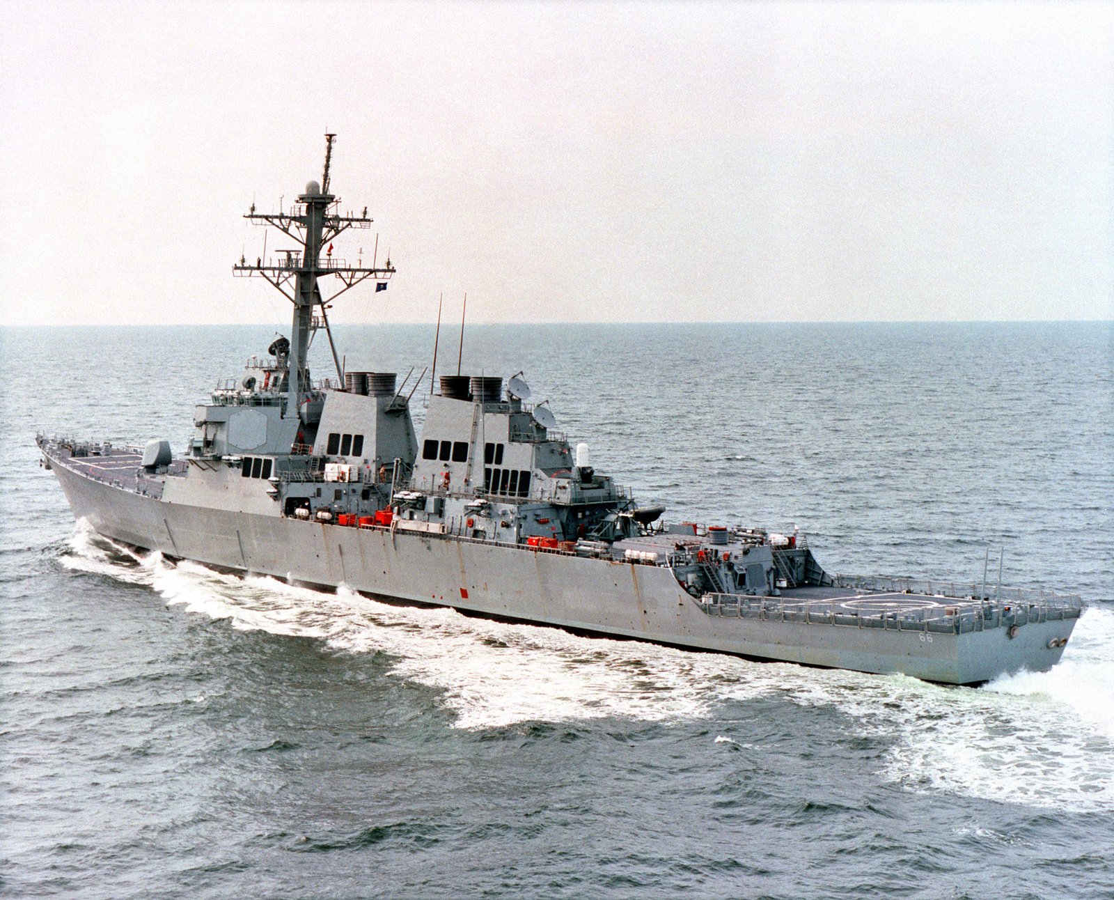 A port quarter view of the guided missile destroyer USS GONZALES (DDG ...