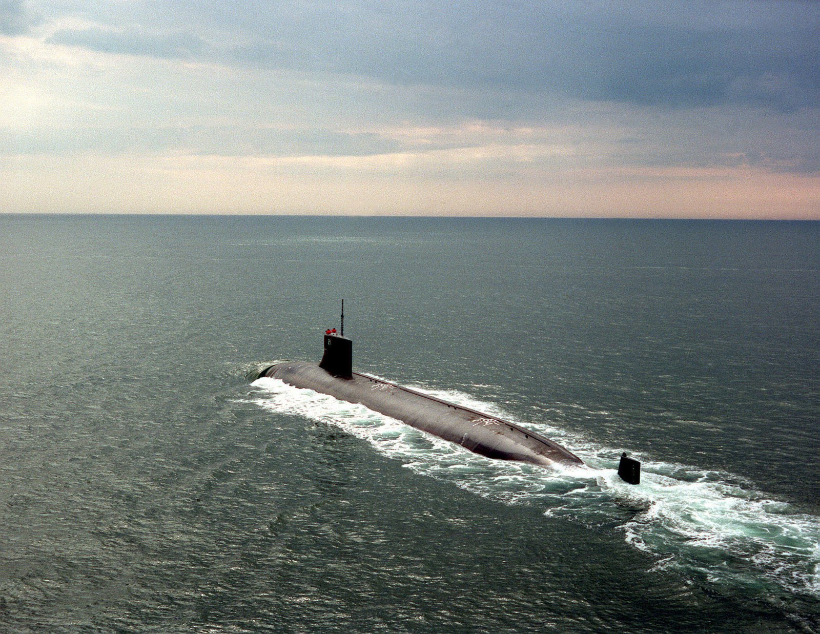 The U.S. Navys newest attack submarine, USS SEAWOLF (SSN 21), conducts