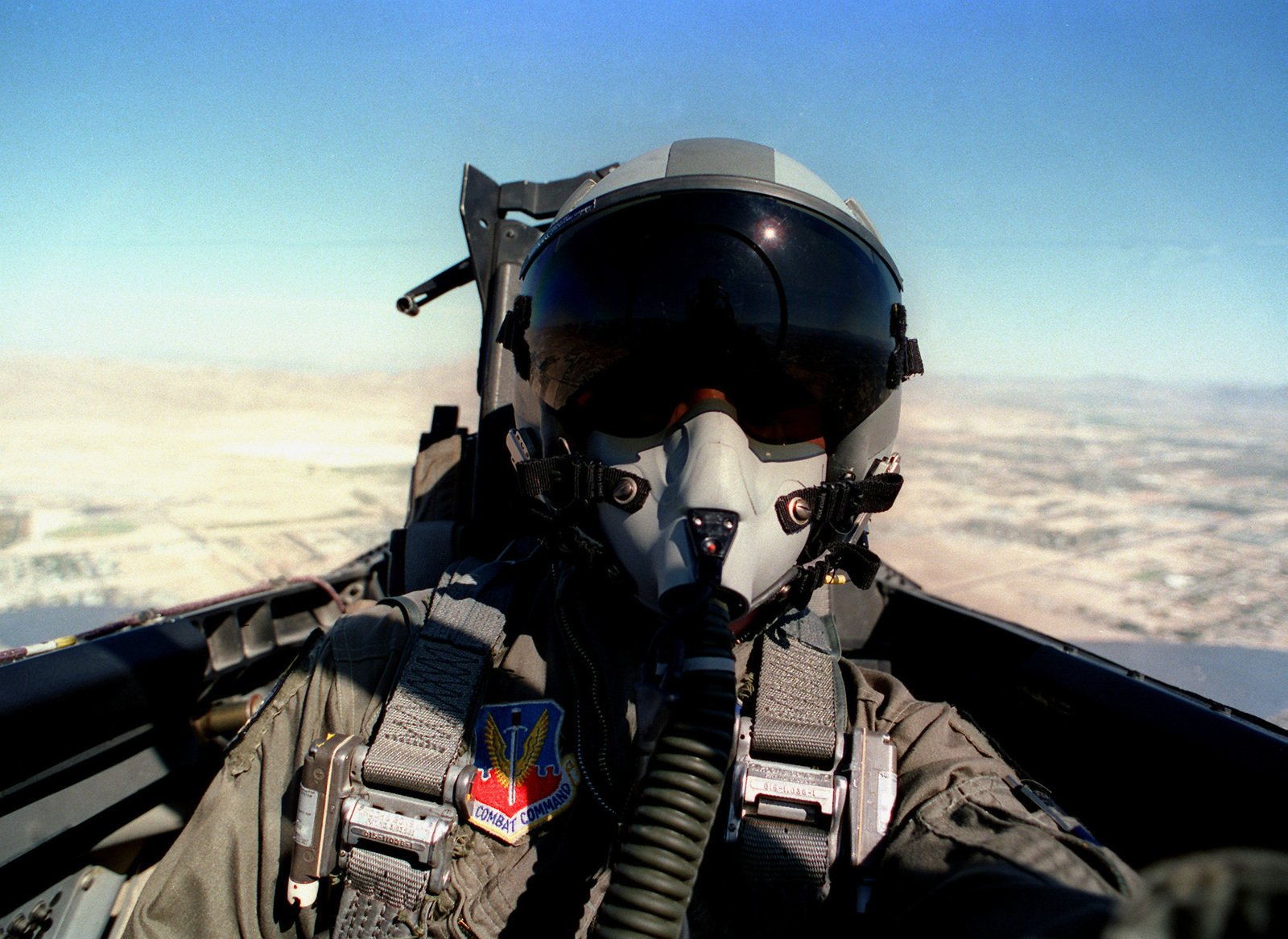 Looking back at the pilots perspective of his back seater in an F-15E ...