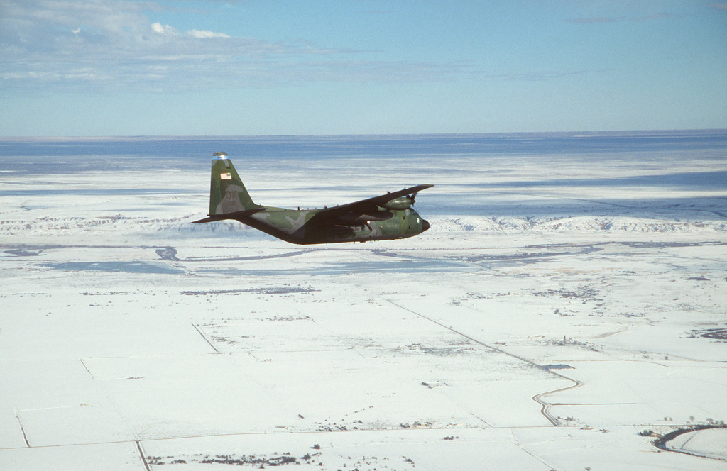 An Oklahoma 185th Airlift Squadron C-130H (137th Air Wing Oklahoma Air ...