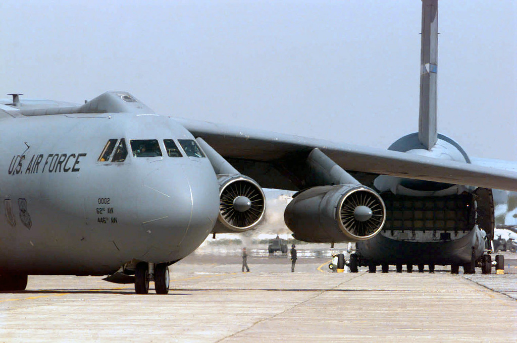 DVIDS - Images - Washington Commanders celebrate ten years of saluting  service at Joint Base Andrews [Image 2 of 5]