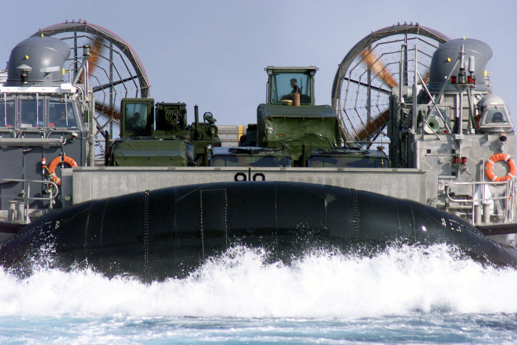 A Landing Craft Air Cushion (LCAC) vehicle, assigned to USS Bonhomme  Richard (LHD 6) and Expeditionary