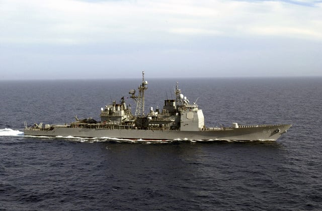 The USS GETTYSBURG (CG 64) cruises the Mediterranean as part of the USS ...