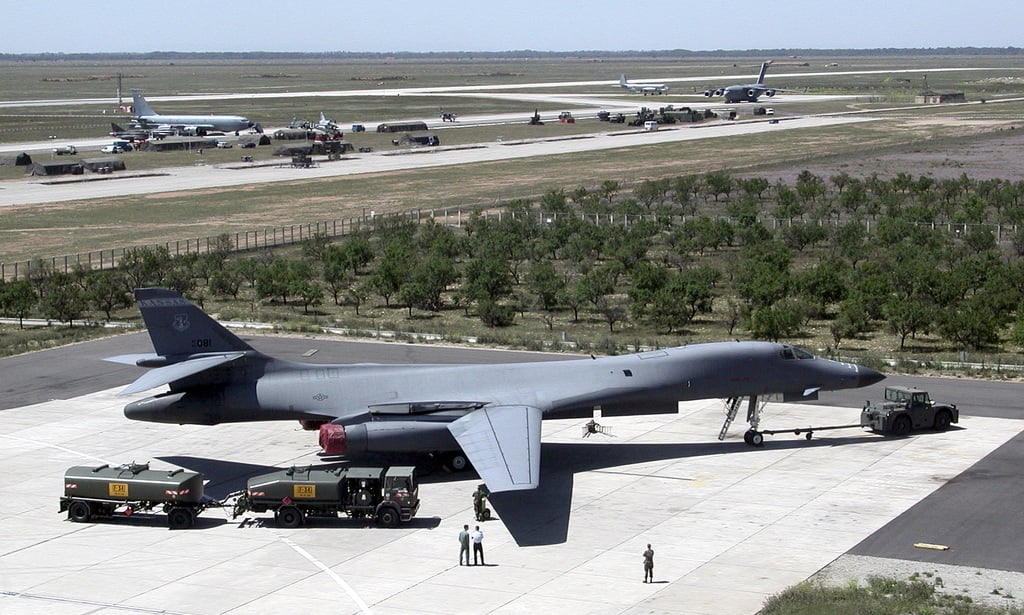 Maintenance Crews Refuel A B-1B Lancer Bomber Before Taking It To Its ...