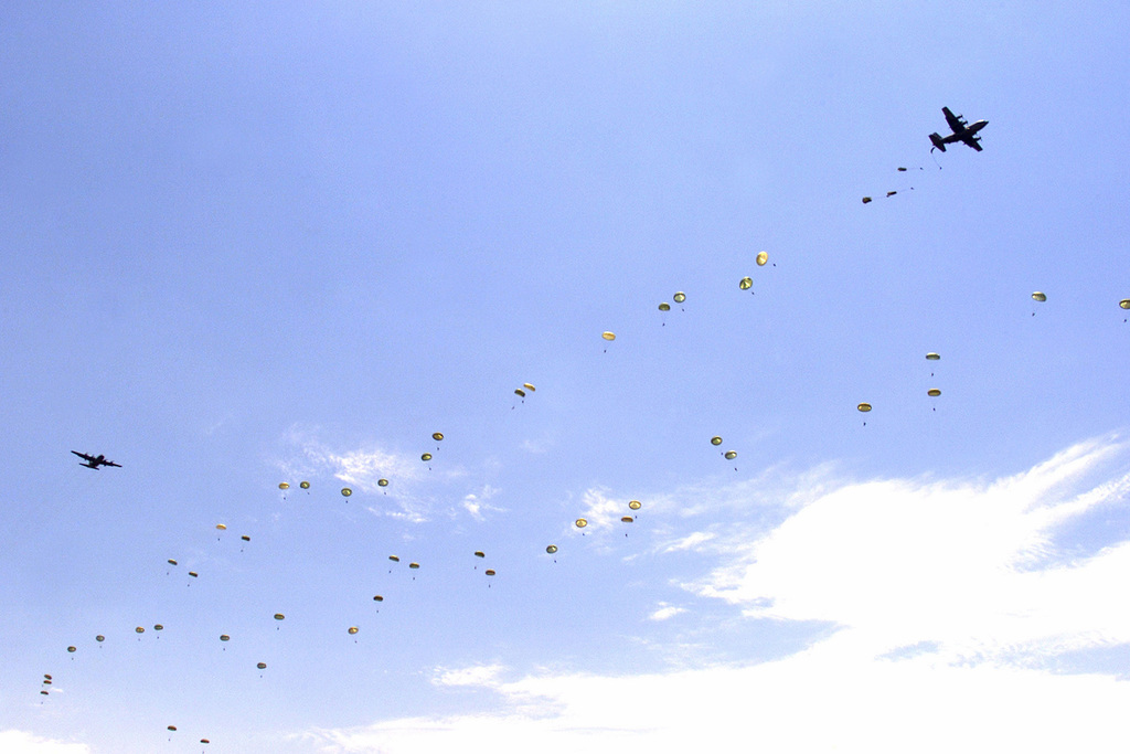 US Army Soldiers from the 1ST Battalion, 75th Ranger Regiment ...