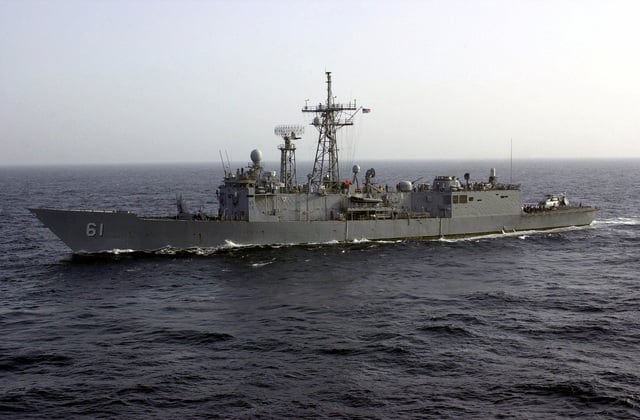 Port side view of the US Navy (USN) OLIVER HAZARD PERRY CLASS; Guided ...