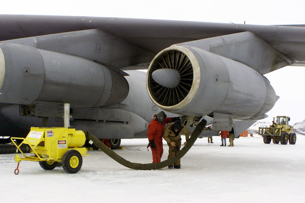 Status 202. Lockheed c-141 Starlifter.