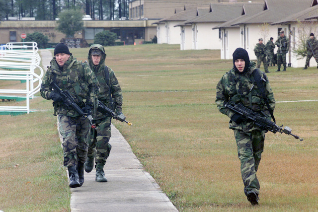 US Army (USA) 1ST Special Forces Group (SFG) Soldiers armed with 5.56mm ...