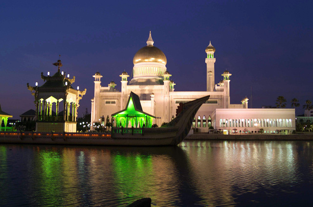 A bit of classical Islamic architecture in downtown Bandar, Brunei, the ...