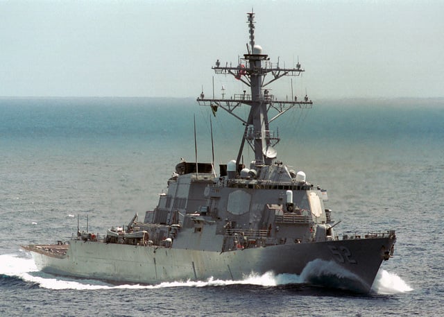 Starboard bow view of the US Navy (USN) ARLEIGH BURKE CLASS (FLIGHT I ...