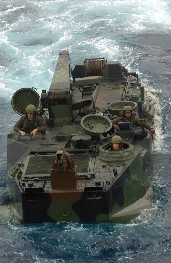 employing-an-amphibious-assault-vehicle-aav7a1-us-marine-corps-usmc-members-90b07f-1024.jpg