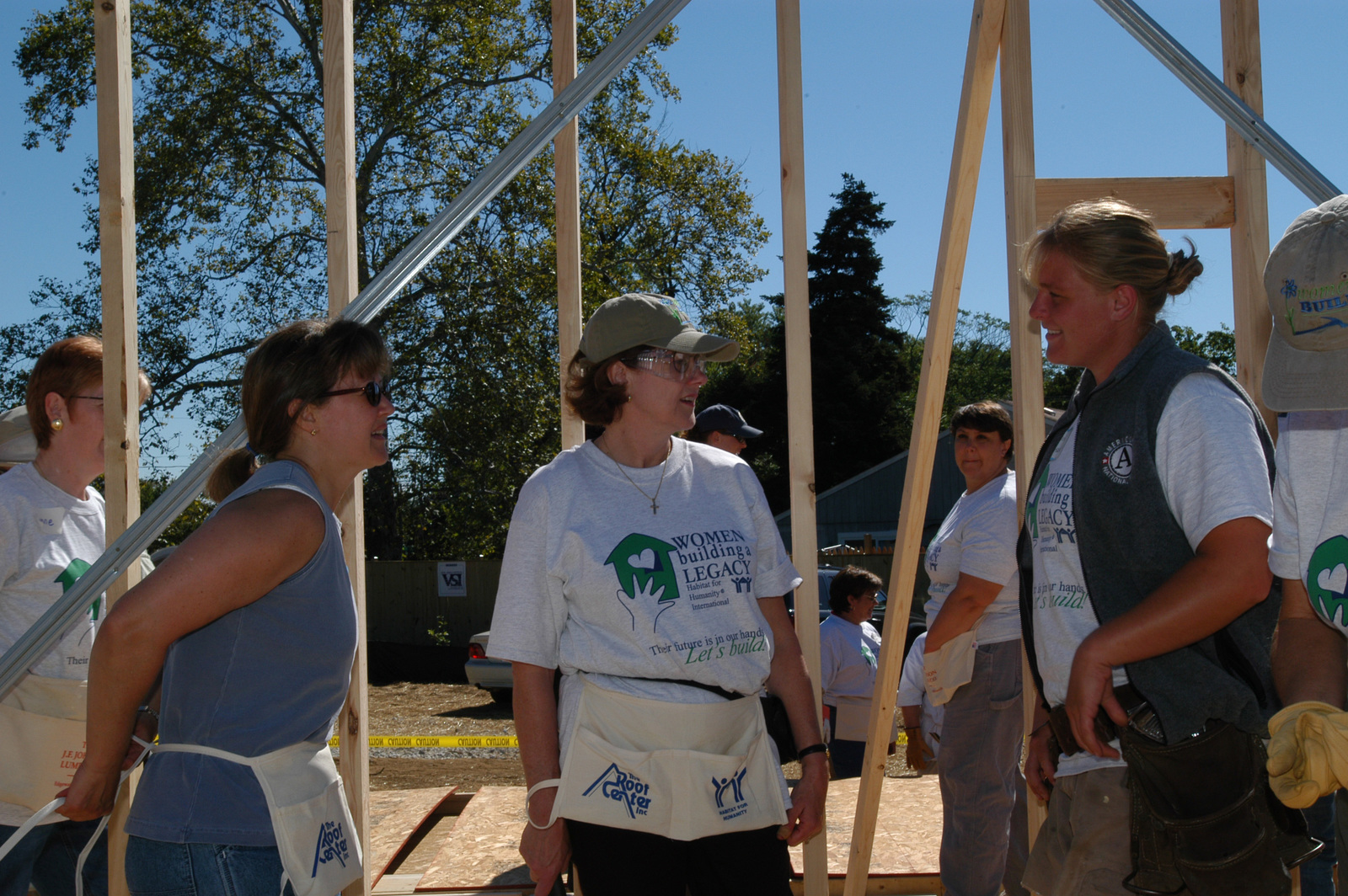 Wives Of Bush Cabinet Members At Habitat For Humanity Event U S