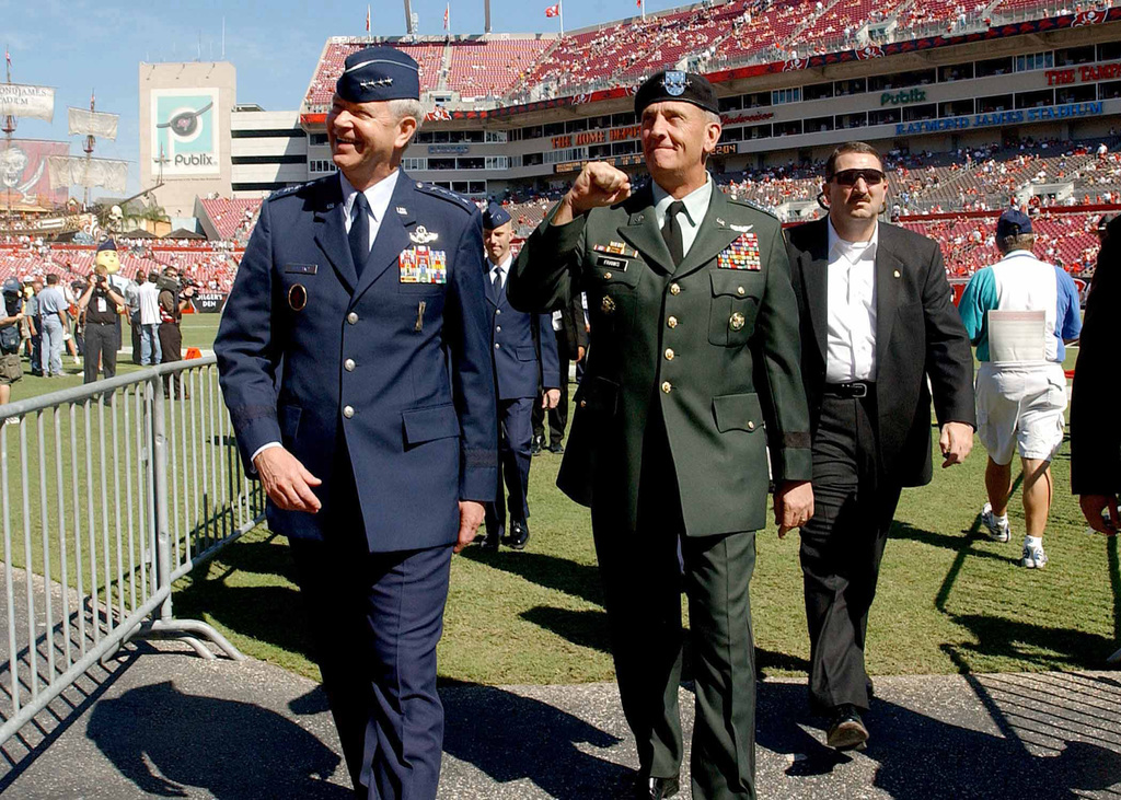 AF participates in Veterans Day tribute at Redskins' game > Air