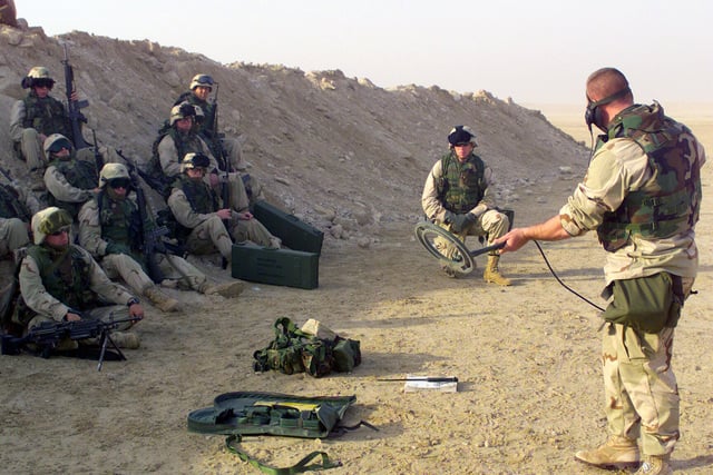 GUNNERY Sergeant (GYSGT) Keith Mrozinski instructs Marines of Charlie ...