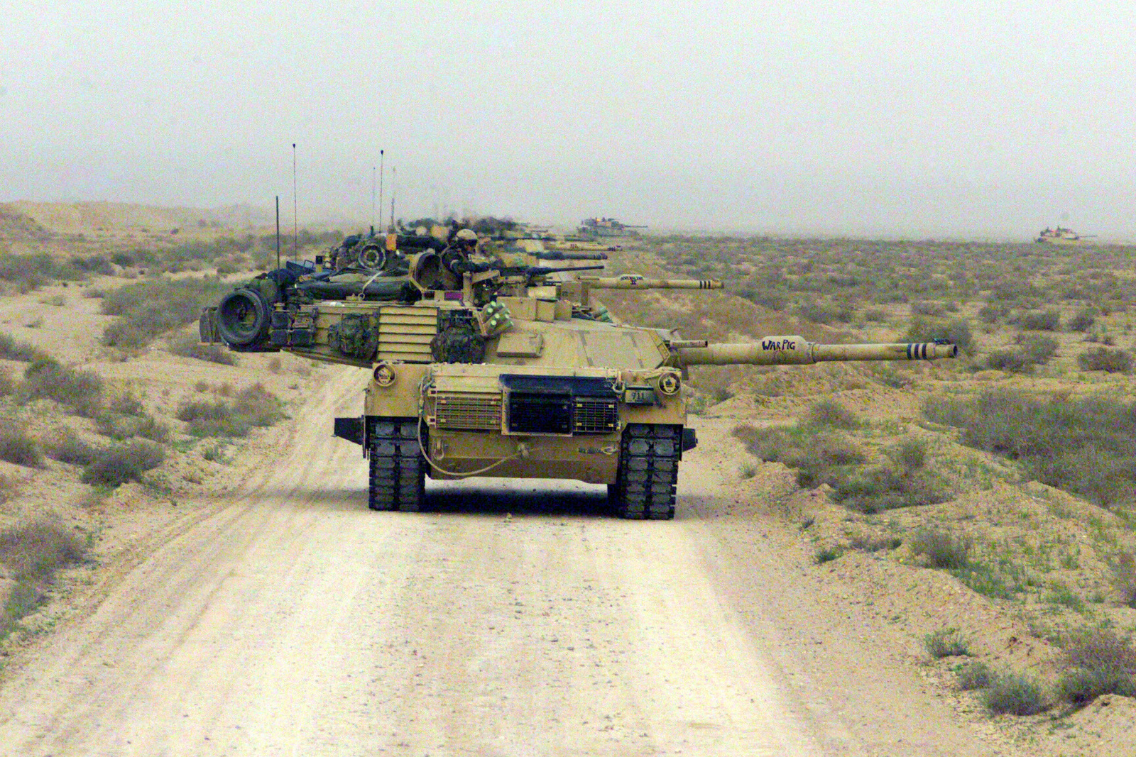 picture of modern day tank division in iraq