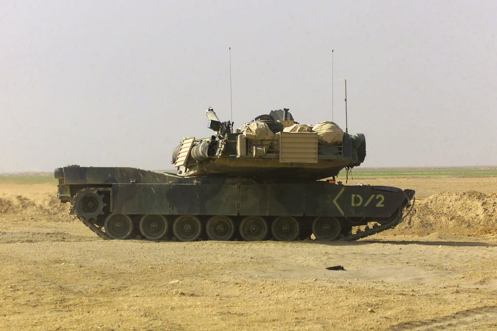 Ein M1A1 Abrams Main Battle Tank (MBT) Steht Während Eines ...