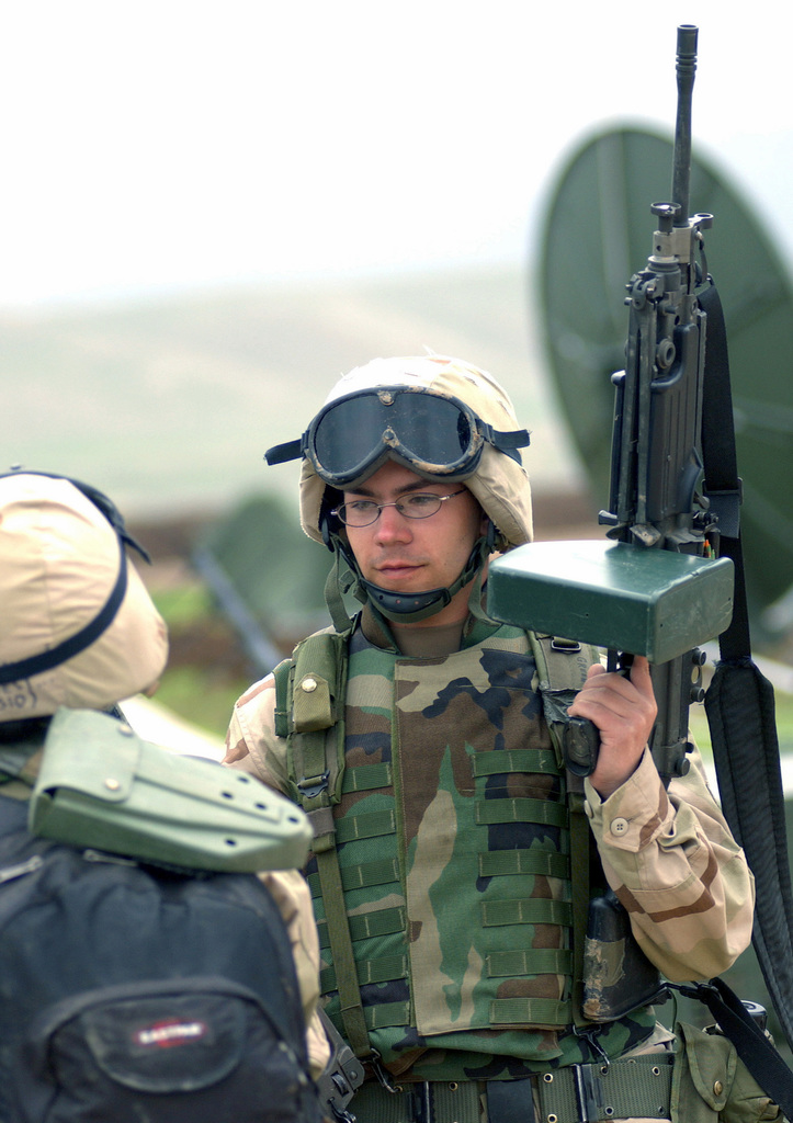 Armed With An Fnmi 556mm M249 Squad Automatic Weapon Saw Us Air Force Usaf Airman First 1897