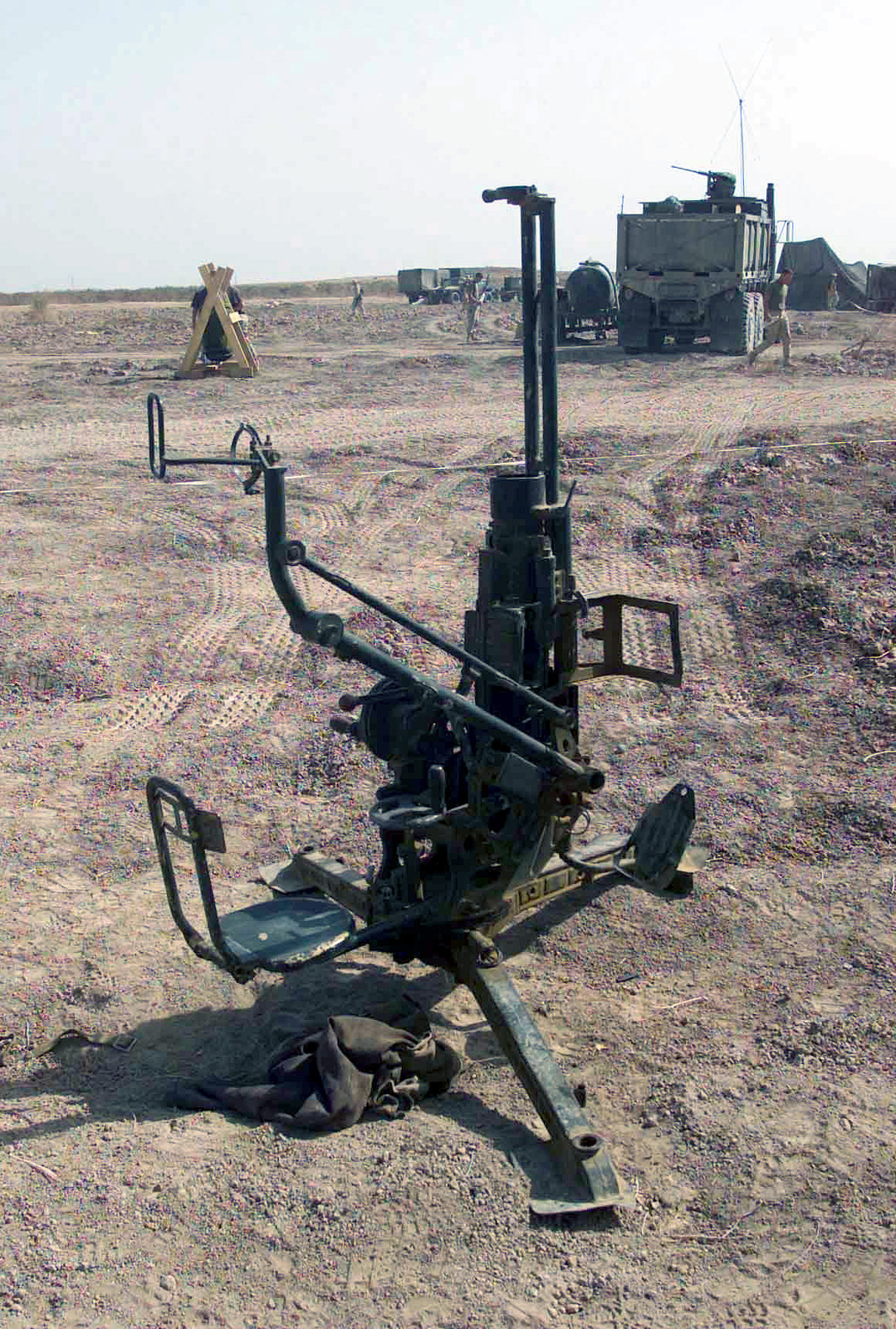 A Captured Iraqi Anti-aircraft Weapon Is Displayed After US Marine ...