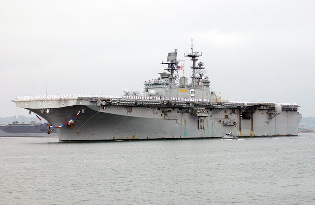 The US Navy (USN) Wasp Class Amphibious Assault Ship USS BONHOMME ...